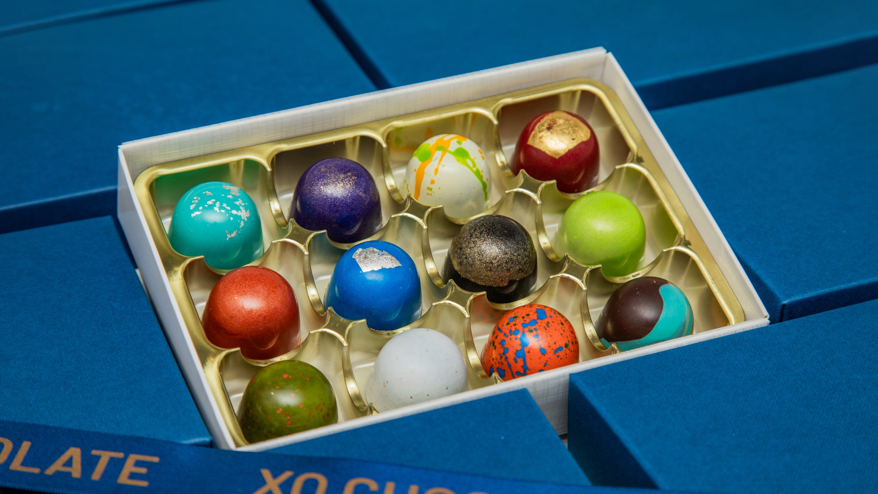 Box of 12 XO Chocolate Bonbons